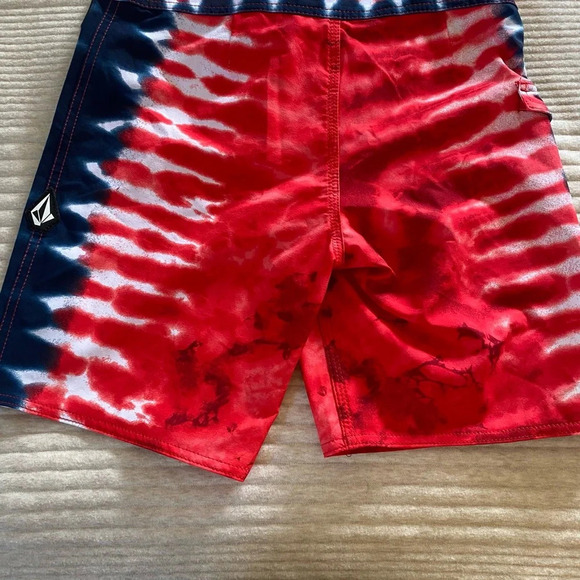 Volcom Boys Swim Board Bathing Trunks red whit blue NEW size 12 - Picture 7 of 9